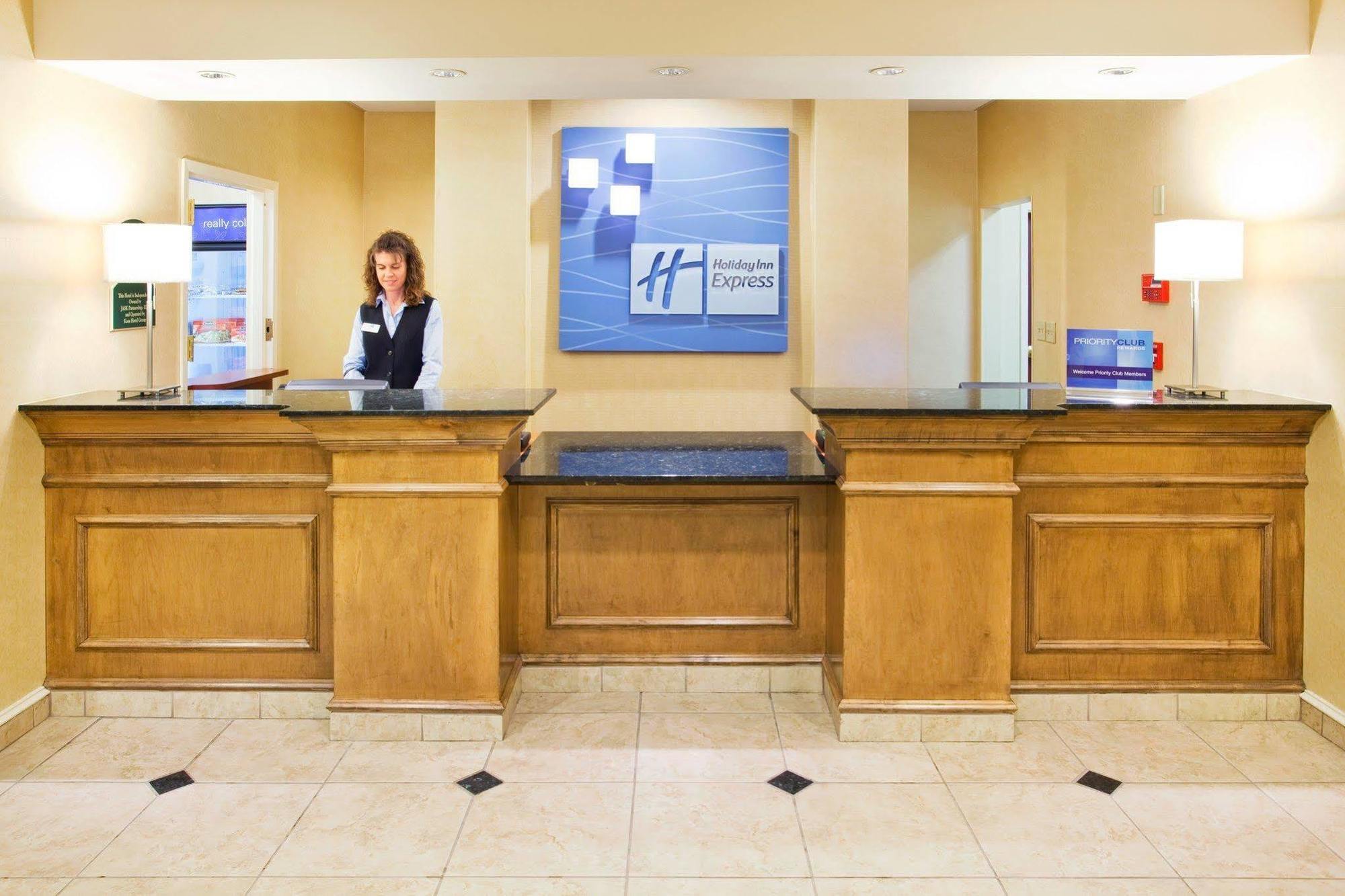 Holiday Inn Express Knoxville-Strawberry Plains By Ihg Экстерьер фото