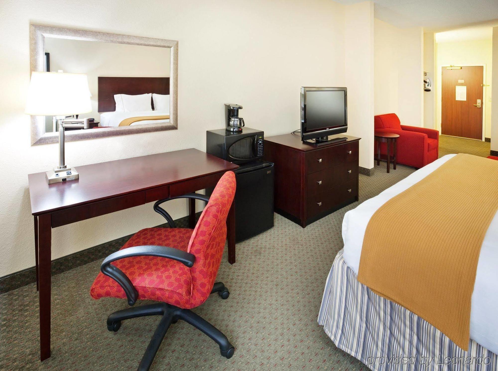 Holiday Inn Express Knoxville-Strawberry Plains By Ihg Экстерьер фото
